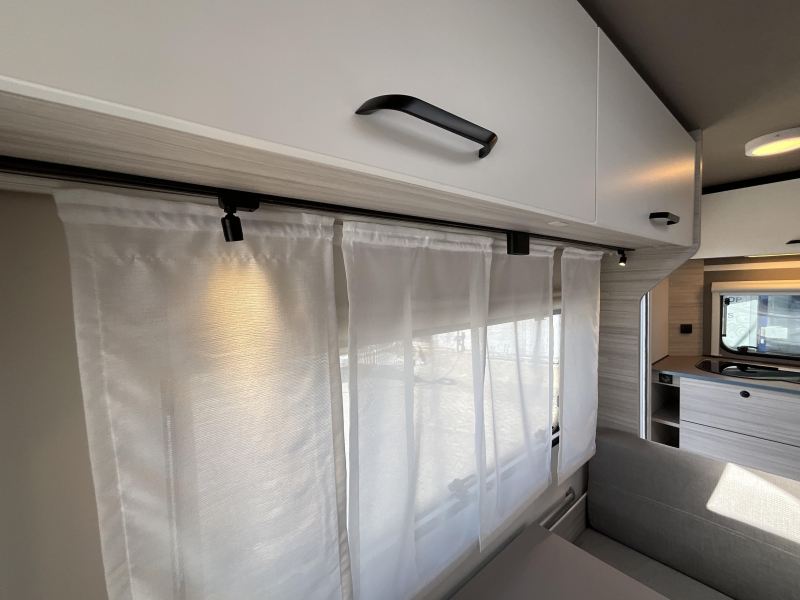 Dethleffs C'Joy Active 420 QSH COMPACT-XL KOELKAST  foto: 12