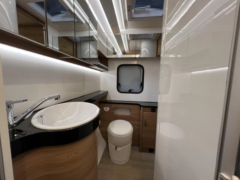 Hobby De Luxe 495 WFB Bouwjaar 2023, Mover  foto: 14