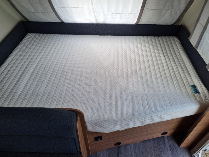 Knaus Sport 500 KD - Stapelbed - Airco  foto: 5