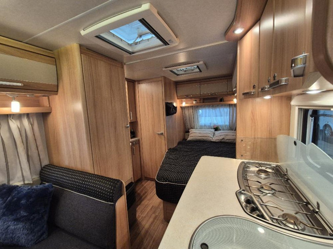 Wilk Vida 420 FD mover,deeltent,top staat foto: 2