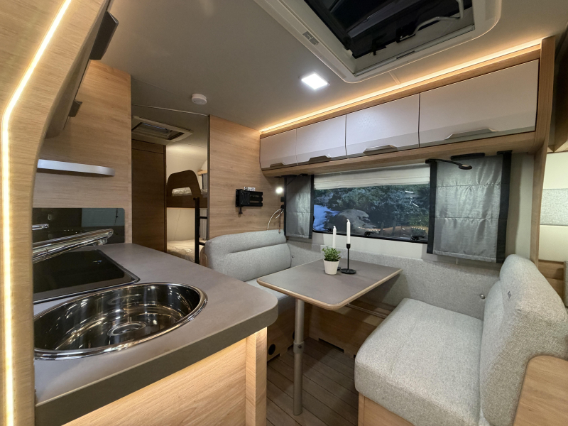 Knaus Sudwind Black Selection 500 QDK stapelbed / dwarsbed  foto: 7