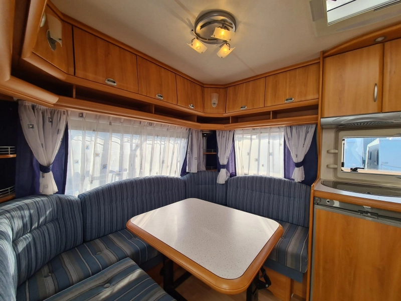 Hobby De Luxe 460 UFE met Luifel  foto: 6