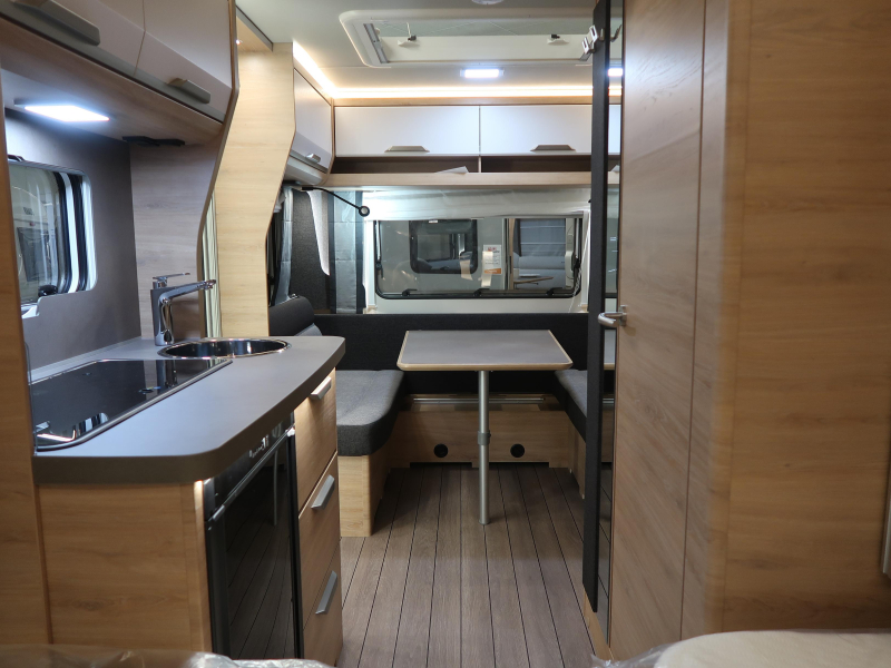 Knaus Sudwind Black Selection 460 EU ENKELE BEDDEN  foto: 7