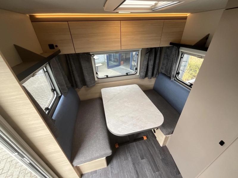 Weinsberg CaraLife 470 EU AIRCO-ENKELE BEDDEN  foto: 6