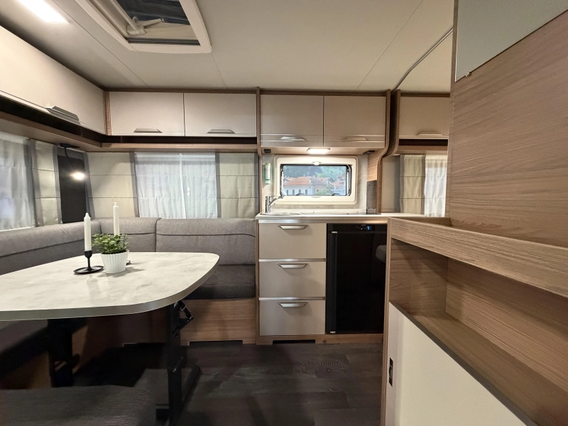 Knaus Sport 450 FU voortent opblaasbaar - FD  foto: 10