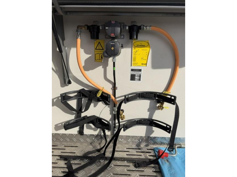 Knaus Sudwind 60 Years 500 EU Mover en Fietsendrager  foto: 9