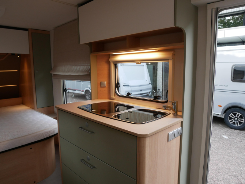 LMC Style 450 D Mover, voortent  foto: 9