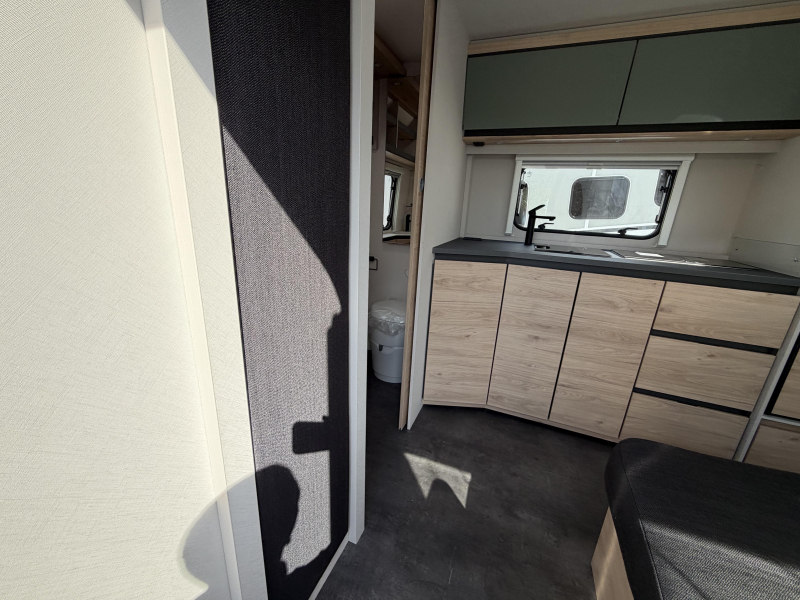 Dethleffs Camper 520 ELT met badkamer achterin  foto: 5