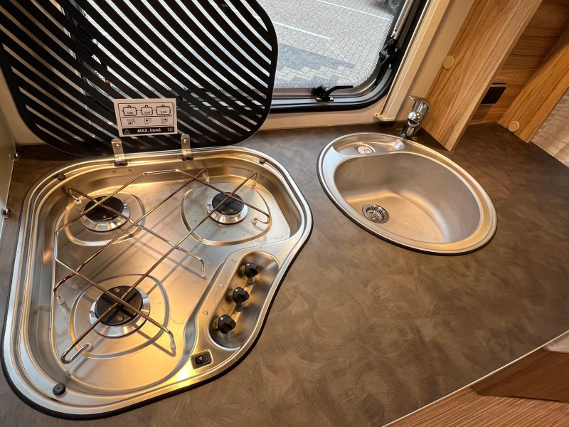 Eriba Nova Light 442 Lengtebedden, Mover, Tent  foto: 9