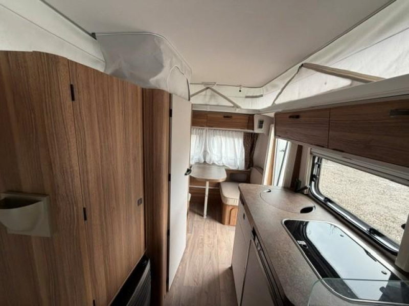Eriba Touring 430 voortent air fietsenrek  foto: 9