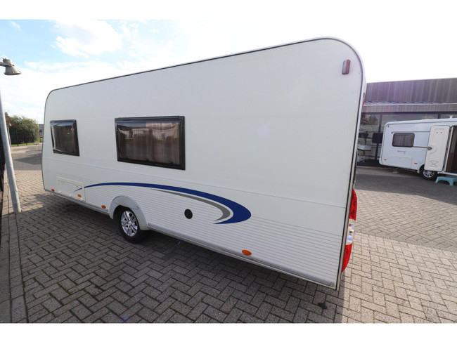 Bürstner Averso 495 TK Stapelbed / Voortent foto: 3