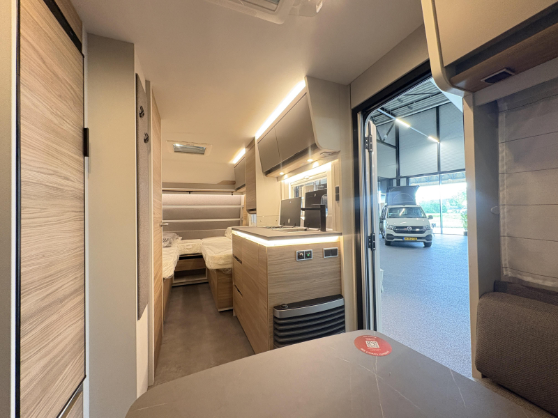 Dethleffs Nomad 460 EL enkele bedden / buitengas  foto: 14