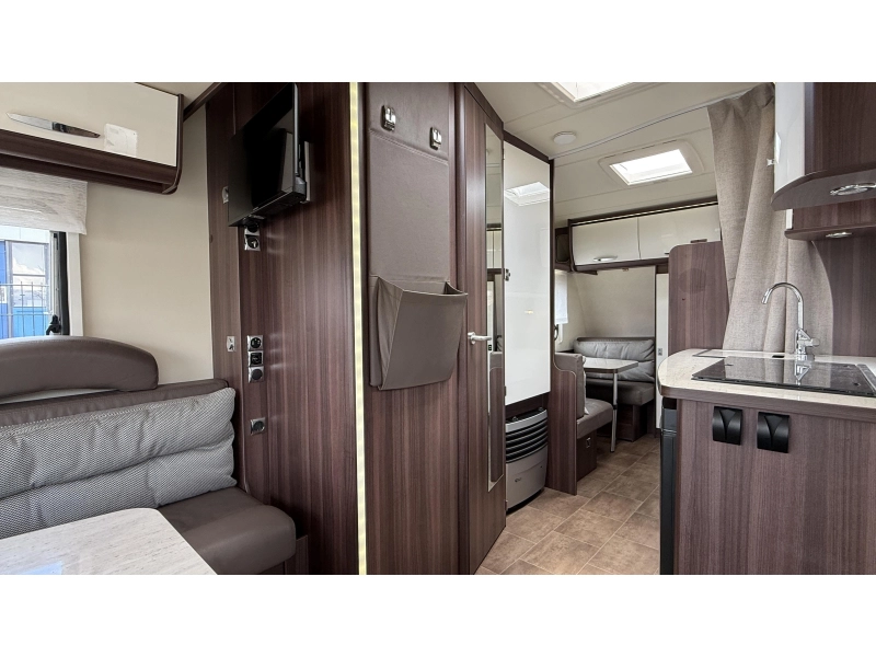 Bürstner Averso Plus 510 TK kinderkamer rondzit 