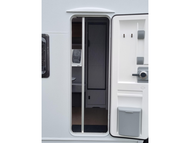 Bürstner B66 490 TL - Enkele bedden -  foto: 21