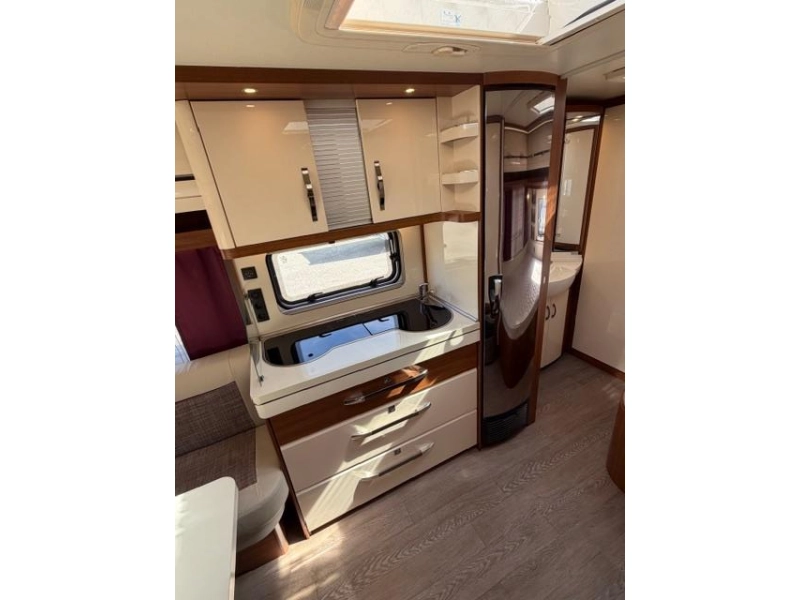 Hobby Excellent 495 UFE Incl. Mover Luifel  foto: 14