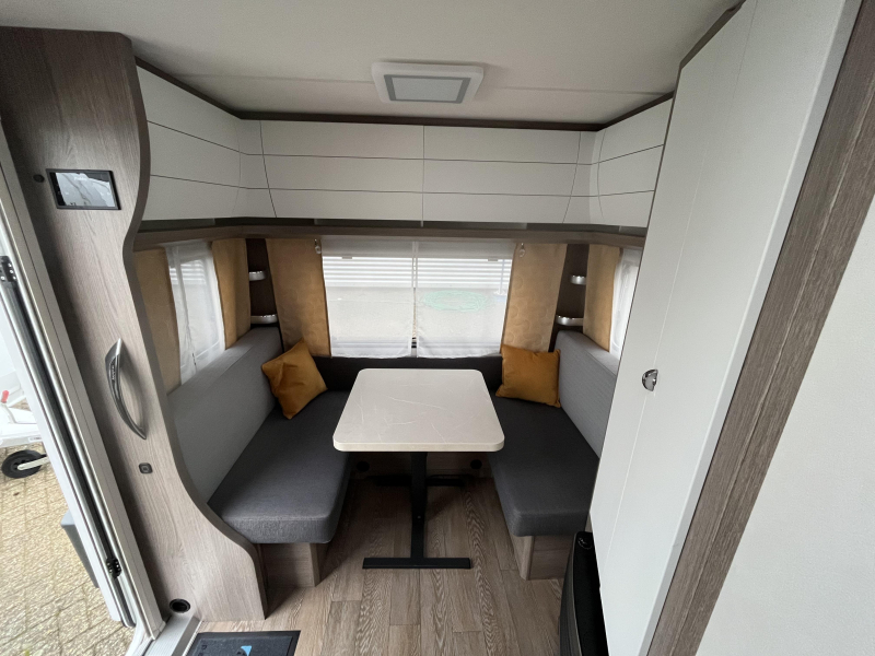 Hobby On Tour 460 DL 1500kg - bedverbreding  foto: 4