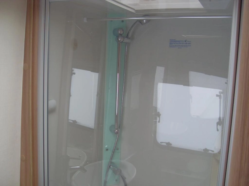 Lunar Quasar 514 met Mover en voortent  foto: 9