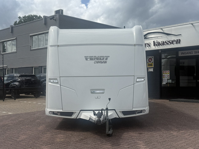 Fendt BRILLANT 650 in nieuwstaat Queensbed  zakluifel Thule mover Truma xt hordeur leder tv dakairco truma groot dakluik oven  xxl koelkast