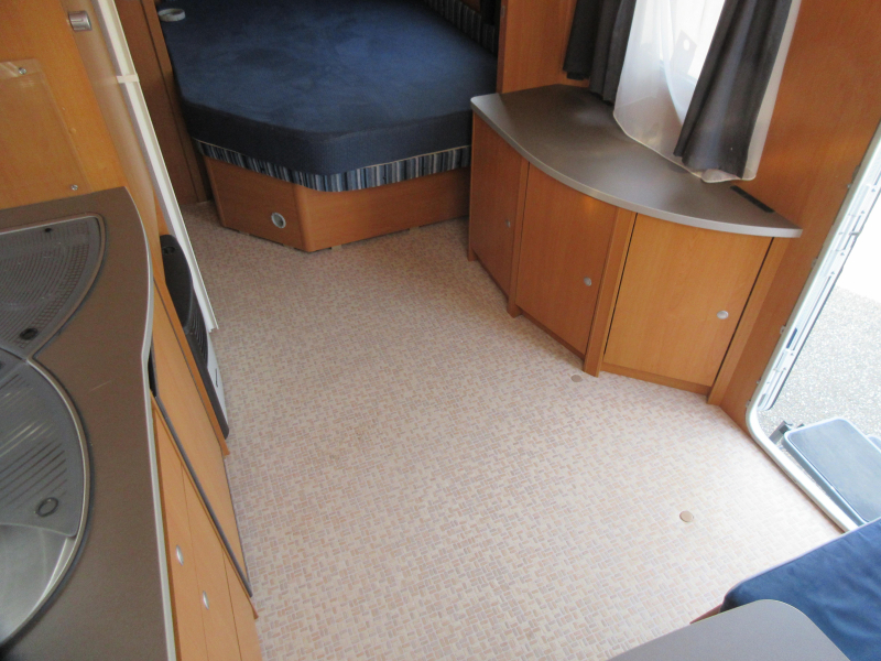 Dethleffs Camper 500 DB ZEE VAN RUIMTE - EN MOVER 