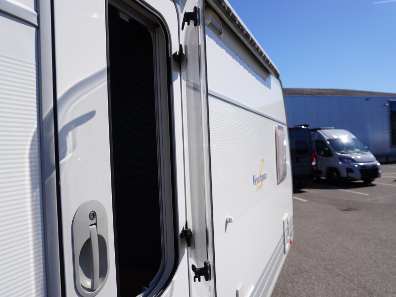 Bürstner Ventana 460 TS MET MOVER EN VOORTENT  foto: 16