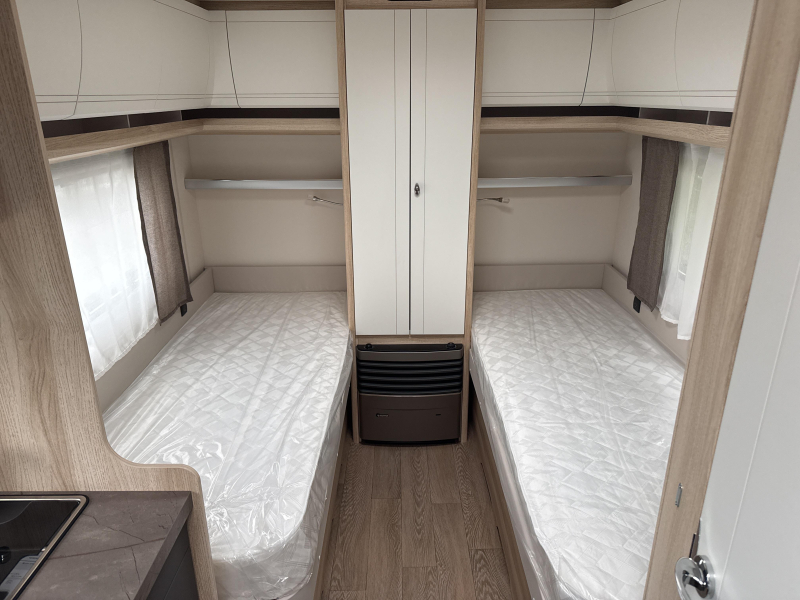 Hobby De Luxe 460 LU Model 2027  foto: 10