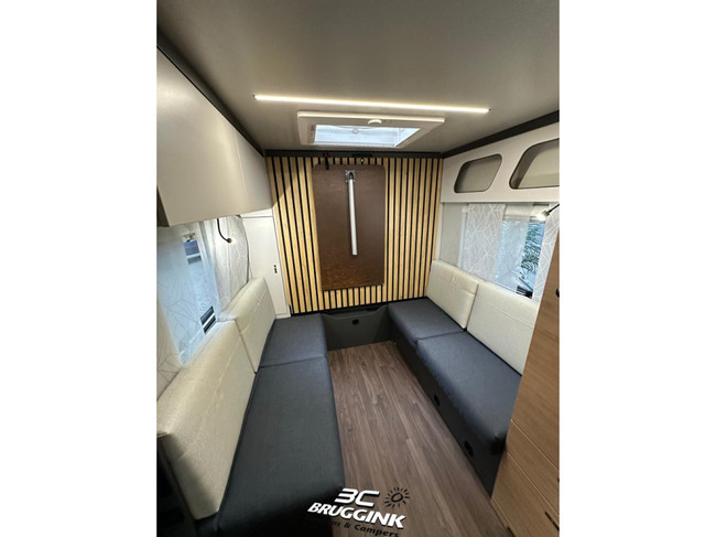 Knaus Yaseo 340 PX KLEIN  +  BED 1.6M X 2 M!