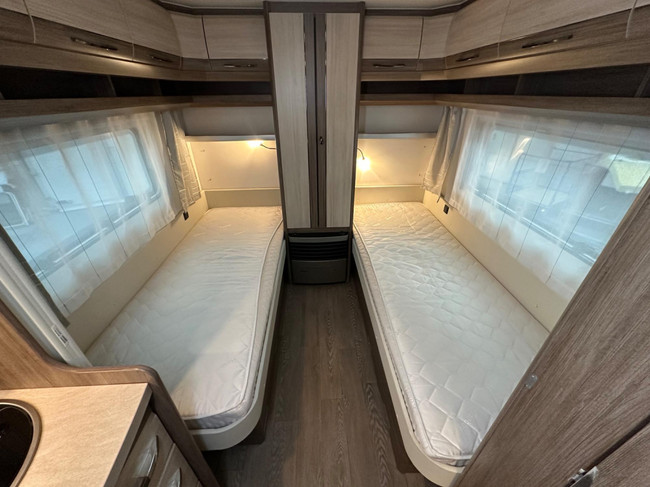 Hobby De Luxe 460 LU foto: 4
