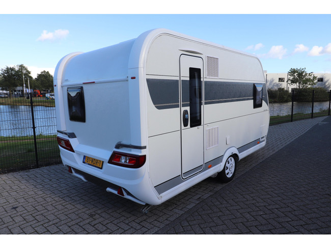 Hobby De Luxe 400 SFE Mover / Voortent foto: 1