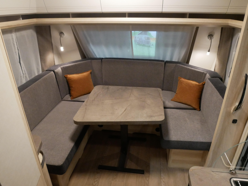Hobby De Luxe 460 LU model 2027  foto: 14