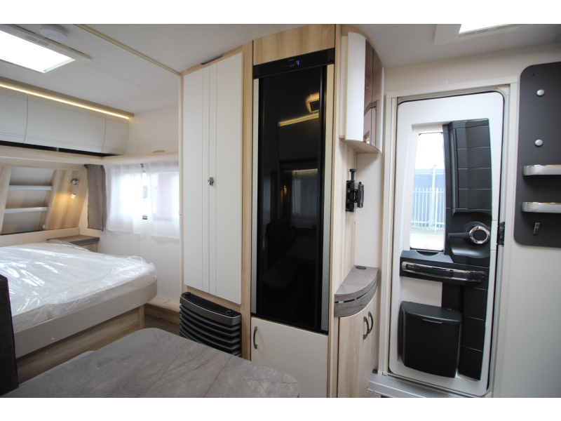 Hobby De Luxe 460 SFF Queensbed  foto: 16