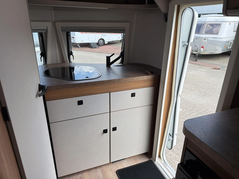 Eriba Touring 420 Legend mover luifel  foto: 11