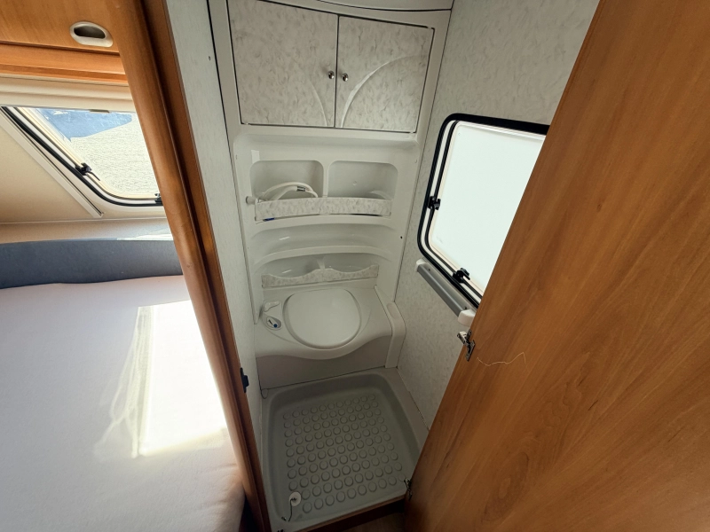 Hobby De luxe Easy 560 KMFE Voortent, 6 pers.  foto: 9