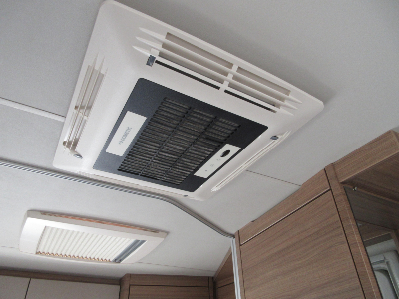 Knaus Sport 450 FU COMPLEET EN FRANSBED  foto: 12