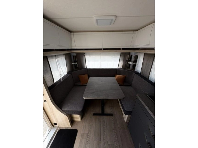 Hobby De Luxe 460 UFE Model 2027  foto: 7