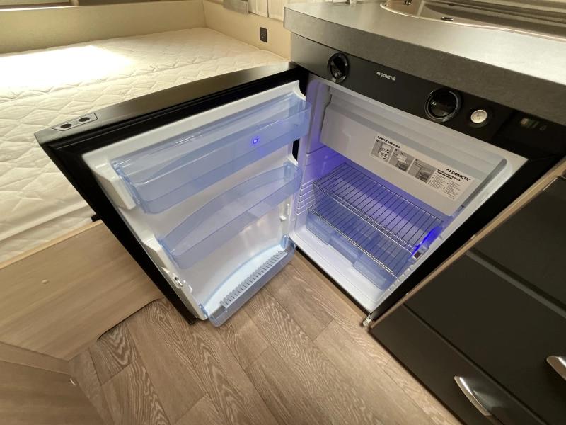Hobby De Luxe Edition 440 SF MOVER-VOORTENT-LUIFEL 