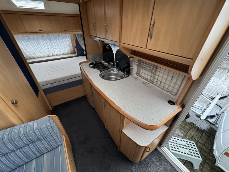Hobby De luxe Easy 440 SF incl mover en voortent  foto: 6