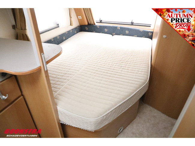 Kip Navigator 44 TDB Mover Radio Middenkeuken Lengtebed Kachel foto: 22