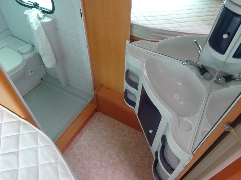 Adria Unica B 462 DP  foto: 20