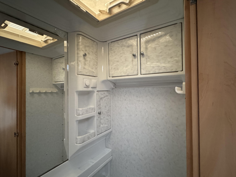 Hobby De luxe Easy 440 SF incl mover en voortent  foto: 12