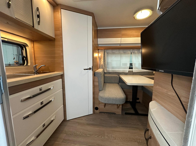 Hobby De Luxe 460 SFF
