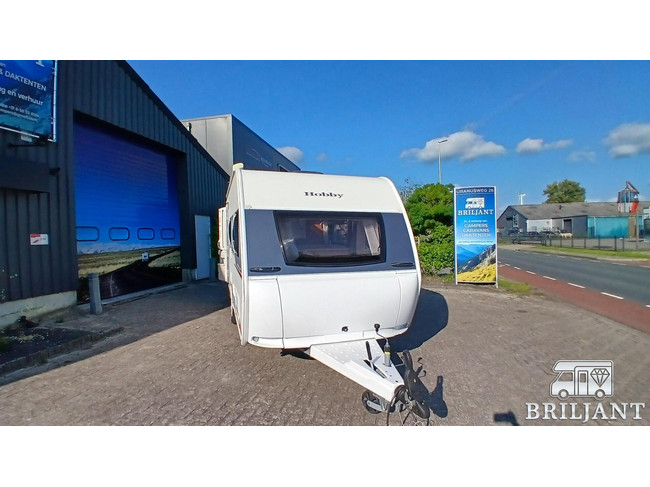 Hobby On tour 470 caravan.. stapelbedden/dwarsbed