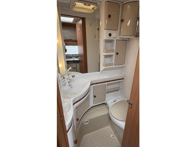 Hobby Excellent 455 UF dwars bed rondzit toilet  foto: 5