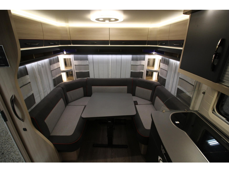 Hobby De Luxe Edition 460 UFE Topstaat, Hoge Koelkast  foto: 10