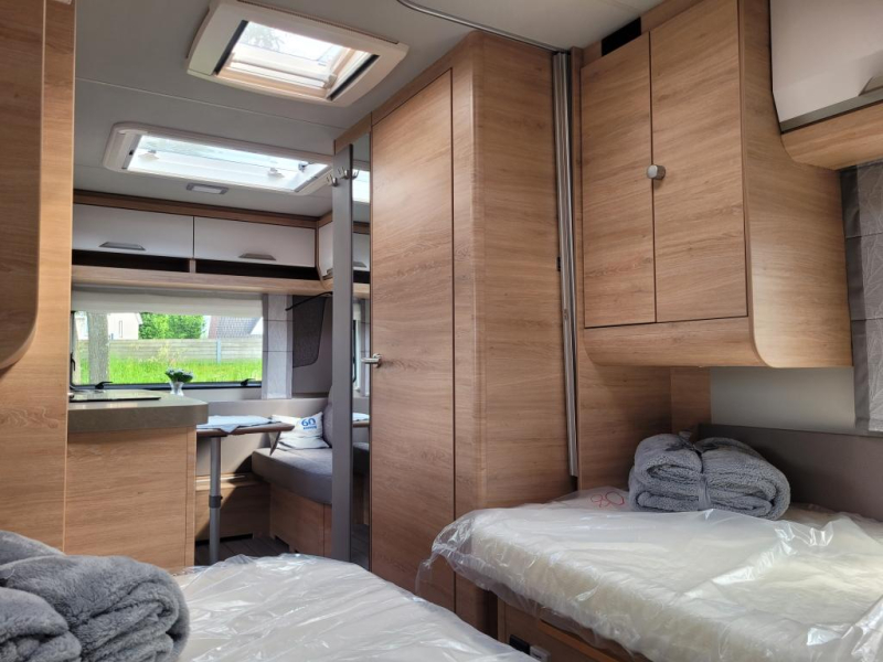 Knaus Sudwind Black Selection 460 EU Red Edition  foto: 10