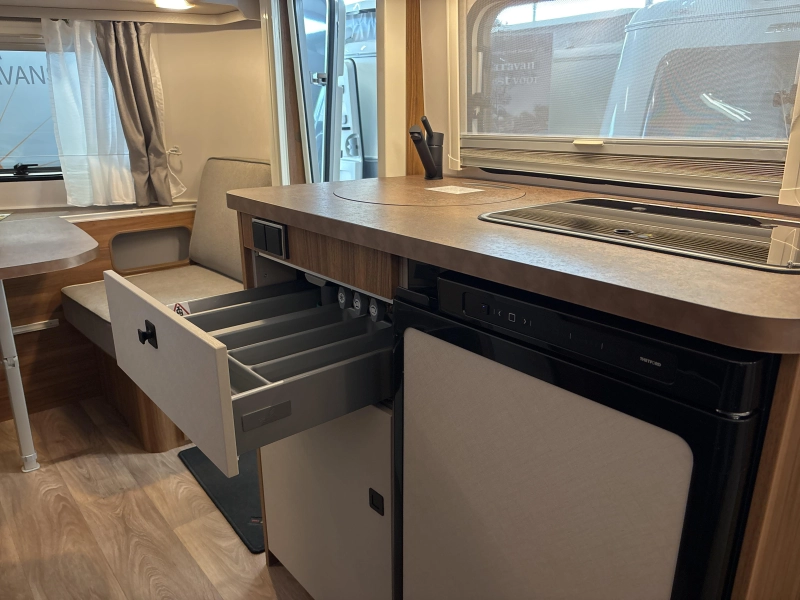 Eriba Touring 540 Legend Hampton Zilver  foto: 13