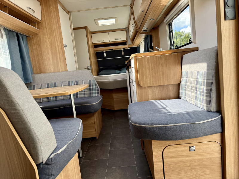 Dethleffs Camper 530 FSK mover/voortent/ATC/luifel  foto: 4
