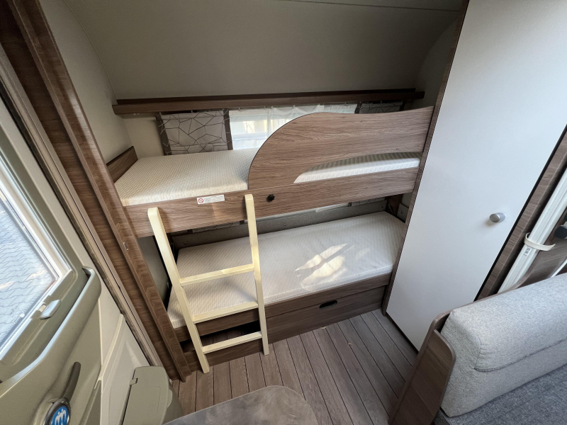Knaus Sport Silver Selection 540 FDK stapelbed , 5 persoons 