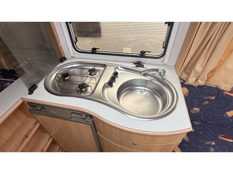 Home-Car Racer Spirit 45 FHU frans bed rondzit toilet  foto: 6