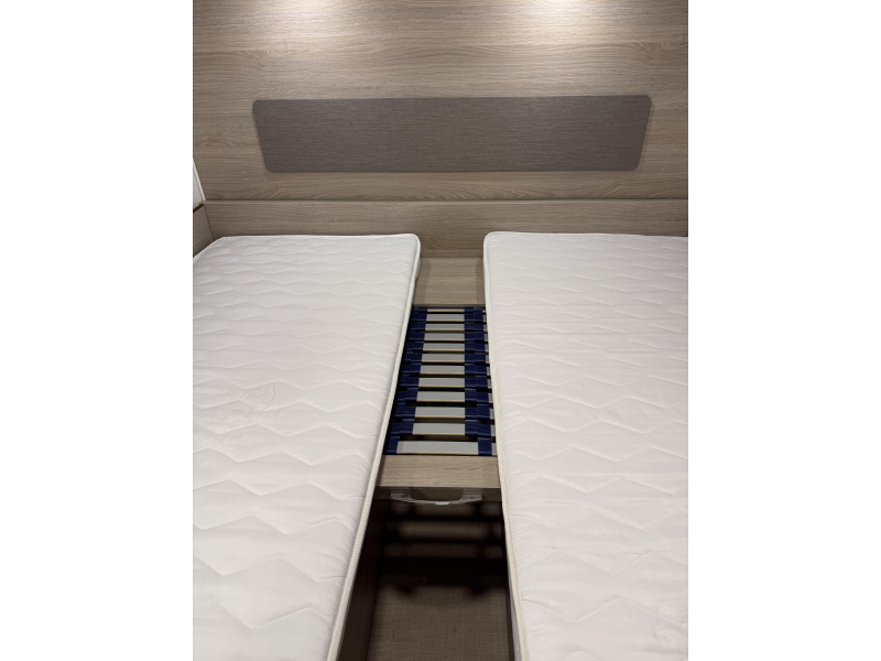 Bürstner Premio Life 480 TL 2 BEDDEN MOVER TENT (TOP)  foto: 18