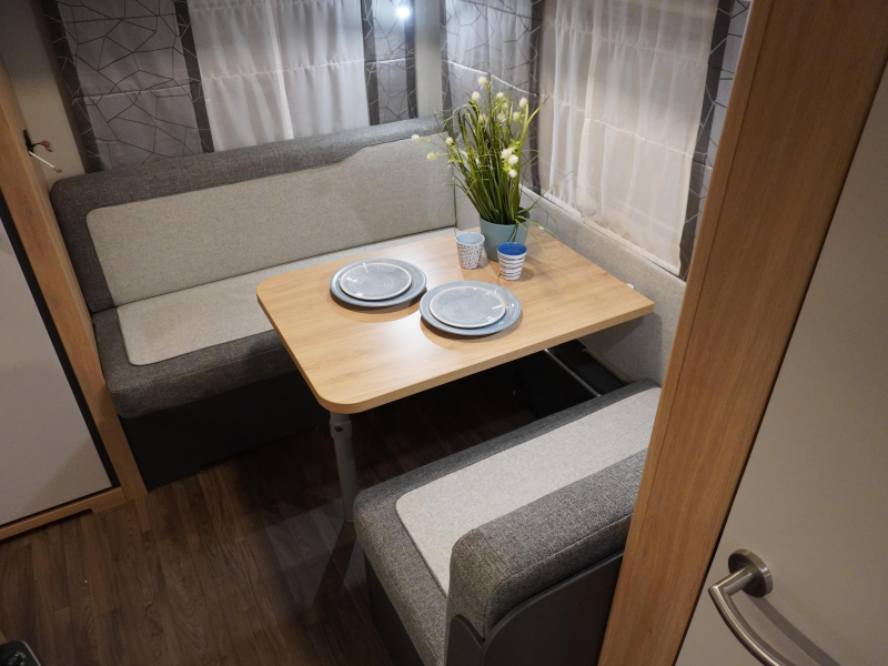 Knaus Sport 420 QD COMPACT EN GROTE KEUKEN !  foto: 3